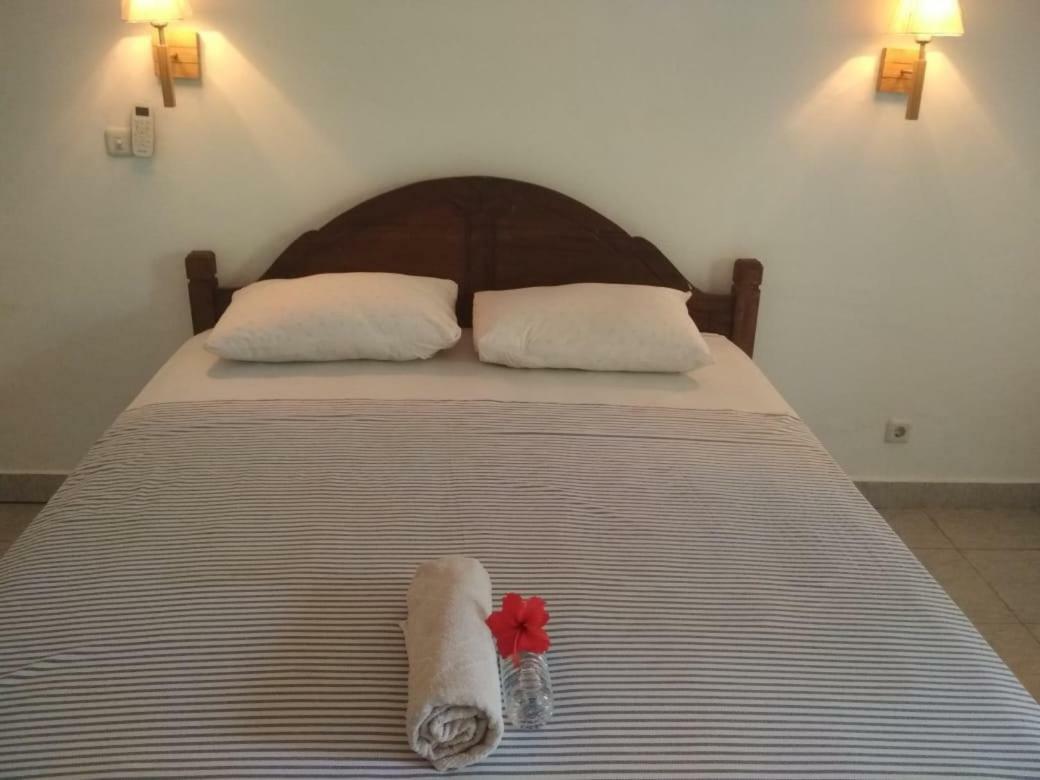 Almaida II Gili Trawangan Bed and Breakfast Buitenkant foto